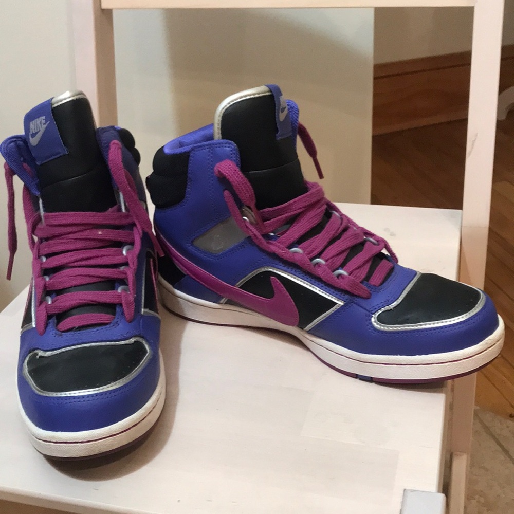 Women's NIKE Delta Force High Tops Sz 8.5